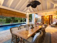 Villa for sale in El Madroñal, Benahavis
