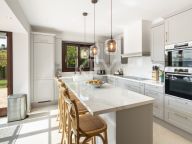 Villa for sale in El Madroñal, Benahavis