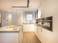Apartamento en venta en Puente Romano II, Marbella Golden Mile