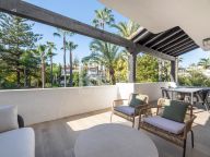 Apartment for sale in Puente Romano II, Marbella Golden Mile