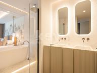 Apartamento en venta en Puente Romano II, Marbella Golden Mile