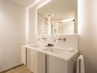 Apartamento en venta en Puente Romano II, Marbella Golden Mile