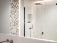 Apartamento en venta en Puente Romano II, Marbella Golden Mile