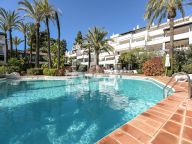 Apartamento en venta en Puente Romano II, Marbella Golden Mile