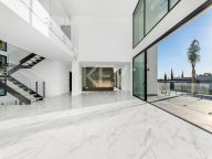 Villa en venta en Paraiso Alto, Benahavis