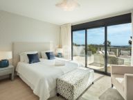 Villa for sale in Nueva Andalucia