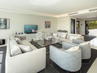 Villa for sale in Nueva Andalucia