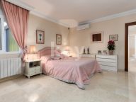 Villa for sale in Paraiso Alto, Benahavis