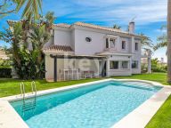 Villa for rent in El Rosario, Marbella East