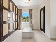 Villa for rent in El Rosario, Marbella East