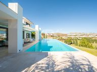 Villa for sale in Los Flamingos Golf, Benahavis