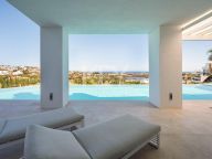 Villa for sale in Los Flamingos Golf, Benahavis