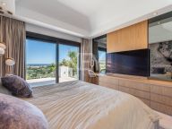 Villa for sale in Los Flamingos Golf, Benahavis