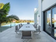 Villa for sale in Los Flamingos Golf, Benahavis