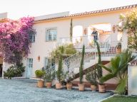 Villa for sale in Fuente del Espanto, Benahavis