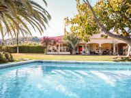 Villa for sale in Fuente del Espanto, Benahavis