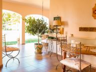 Villa for sale in Fuente del Espanto, Benahavis