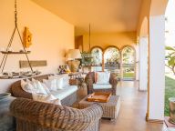 Villa for sale in Fuente del Espanto, Benahavis