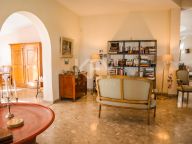 Villa for sale in Fuente del Espanto, Benahavis