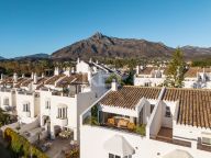 Town House for sale in Altos de Puente Romano, Marbella Golden Mile