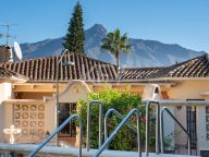 Вилла на продажу в Las Brisas, Новая Андалусия