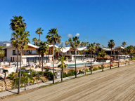 Villa en venta en Lomas del Virrey, Marbella Golden Mile