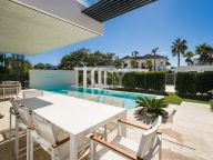 Villa for sale in New Golden Mile, Estepona