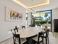 Villa for sale in New Golden Mile, Estepona