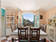 Villa en venta en El Madroñal, Benahavis