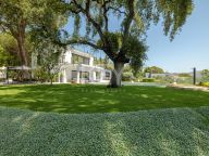 Villa for sale in El Madroñal, Benahavis