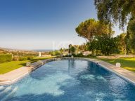 Villa for sale in El Madroñal, Benahavis