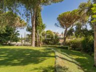 Villa for sale in El Madroñal, Benahavis