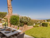 Villa for sale in El Madroñal, Benahavis