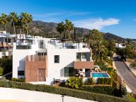 Villa Pareada en venta en Le Blanc, Marbella Golden Mile