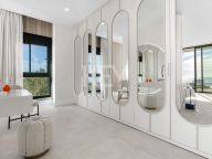 Villa Pareada en venta en Le Blanc, Marbella Golden Mile