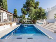 Villa for sale in Nueva Andalucia