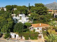 Villa for sale in Nueva Andalucia