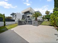 Villa for sale in Marbesa, Marbella East