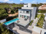 Villa for sale in Marbesa, Marbella East