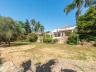 Villa for sale in Paraiso Medio, Estepona