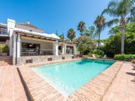 Villa for sale in Paraiso Medio, Estepona