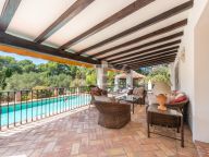 Villa for sale in Paraiso Medio, Estepona