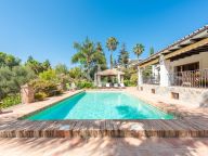 Villa for sale in Paraiso Medio, Estepona