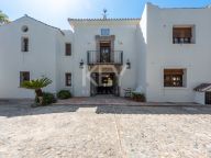 Villa for sale in Paraiso Medio, Estepona