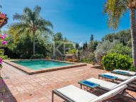 Villa for sale in Paraiso Medio, Estepona