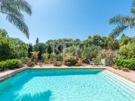 Villa for sale in Paraiso Medio, Estepona