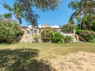 Villa for sale in Paraiso Medio, Estepona