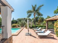 Villa for sale in Paraiso Medio, Estepona