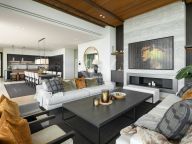 Villa for sale in La Quinta Hills, Benahavis