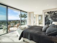 Villa for sale in La Quinta Hills, Benahavis